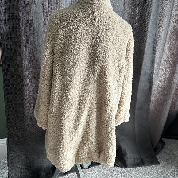 Sherpa Style Cream Colored Faux Fur Coat - Picture 4 of 13